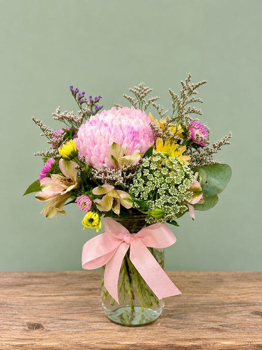 The Flower Co Golden Grove — fresh flowers, beautiful flower arrangements and easy Adelaide flower delivery.
